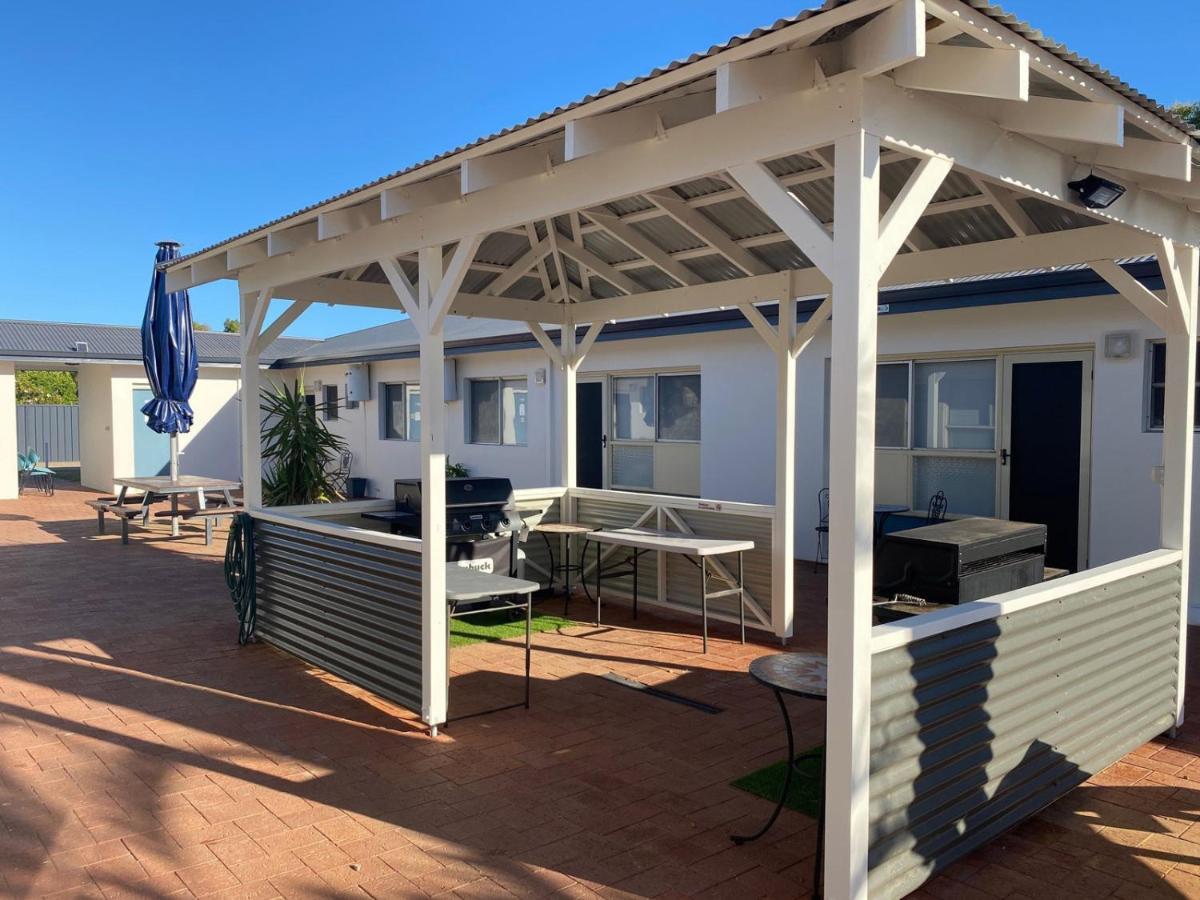 Api Pelican Beach Front Apartments Kalbarri Kültér fotó