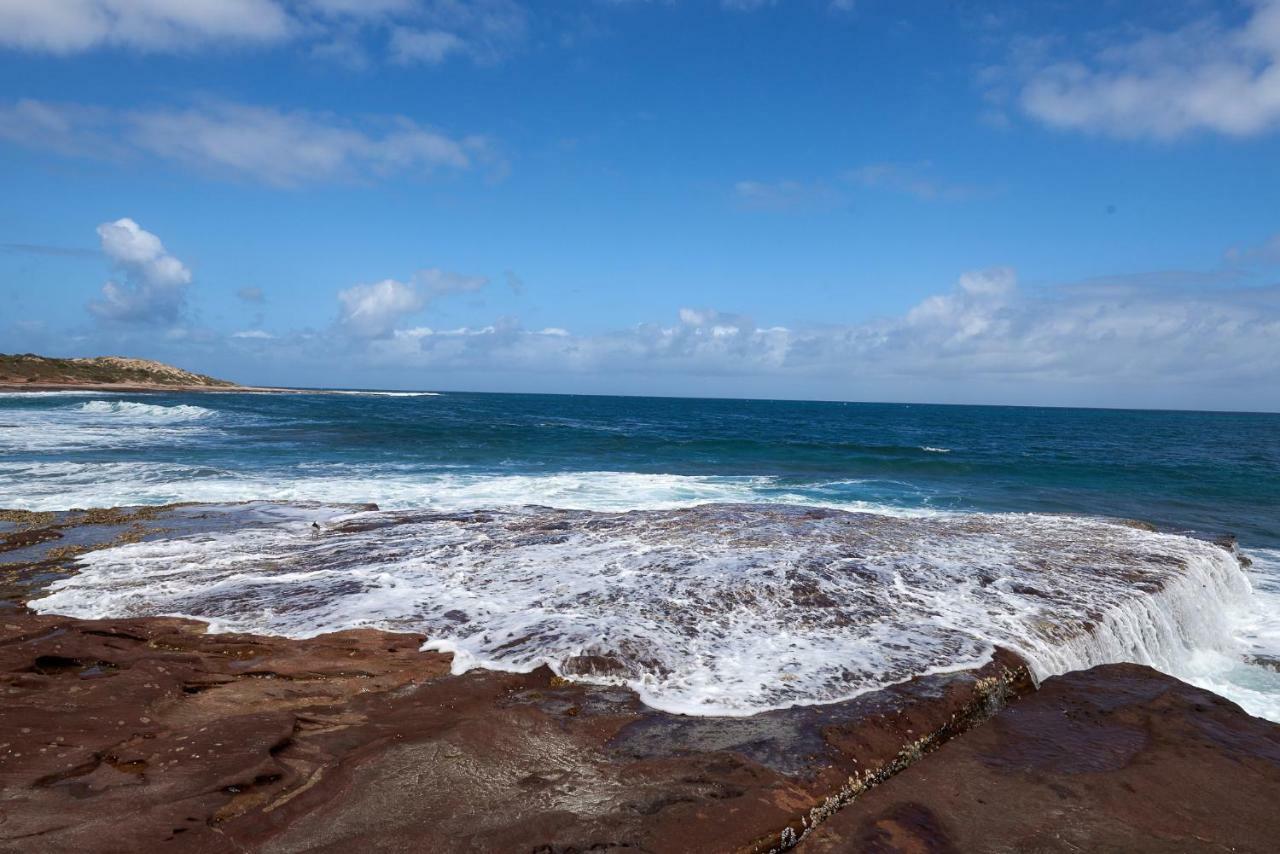 Api Pelican Beach Front Apartments Kalbarri Kültér fotó
