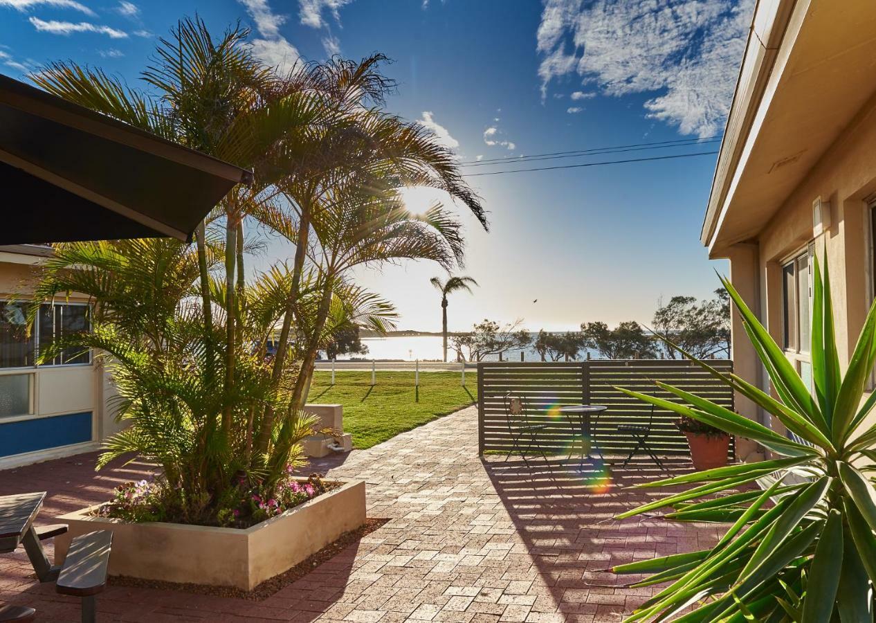 Api Pelican Beach Front Apartments Kalbarri Kültér fotó