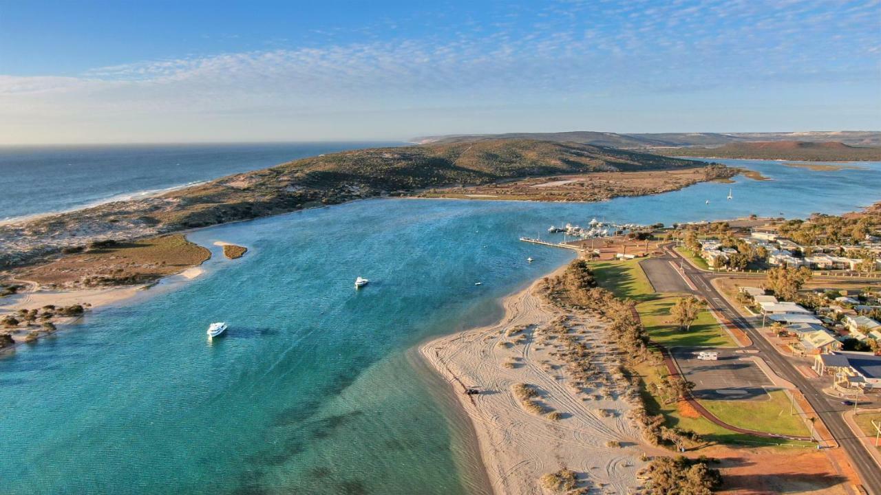 Api Pelican Beach Front Apartments Kalbarri Kültér fotó